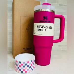 NEW Stanley Fuchsia 30oz Quencher 2.0 Flowstate Tumbler with Checkered Boot NIB